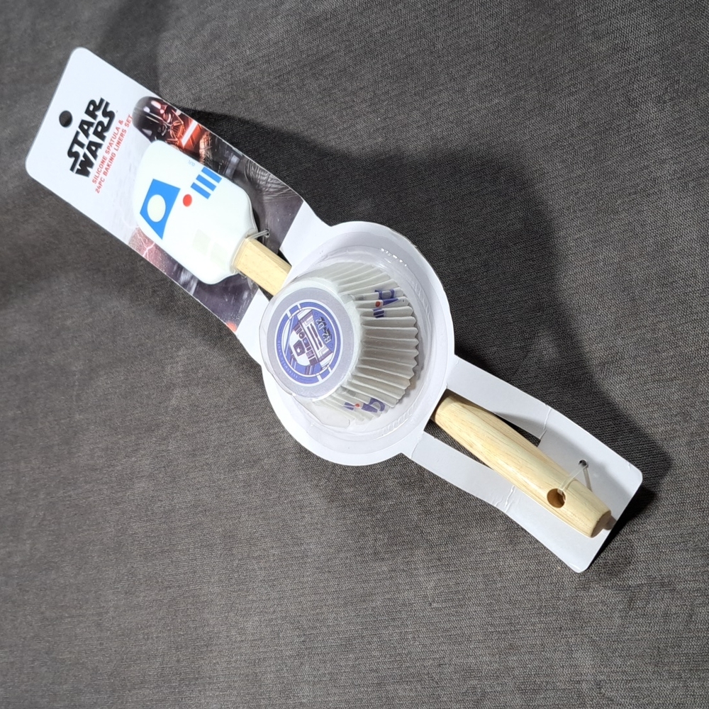 Disney Star Wars R2-D2 Droid Silicone Spatula & Baking Liners Set NEW